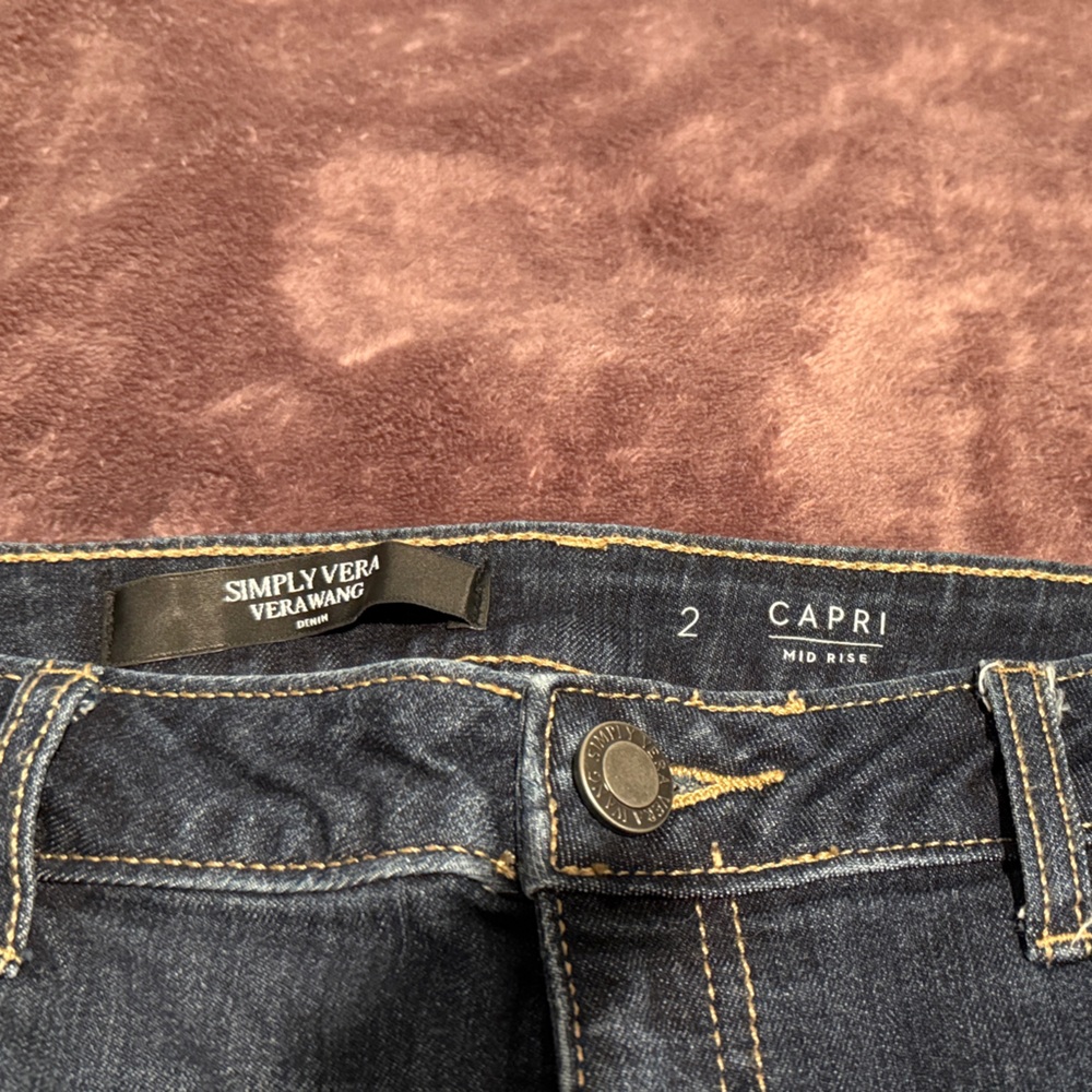 Women’s Capris Blue Jeans size 2 Simply Vera